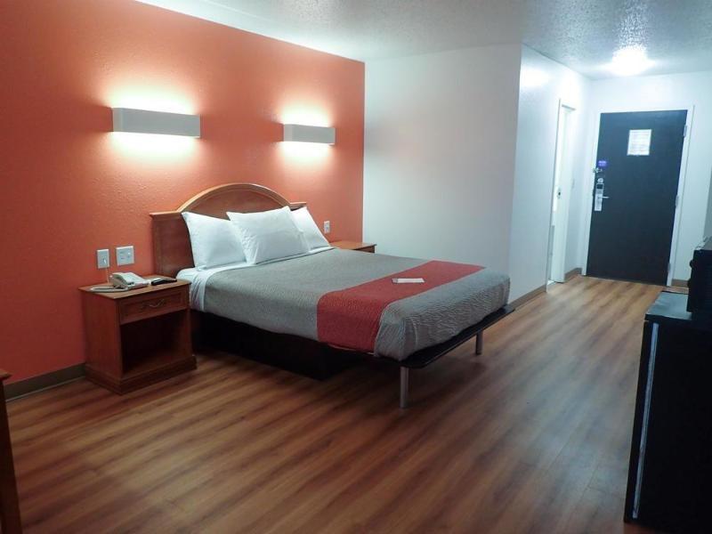 Red Lion Inn & Suites Pontoon Beach Exteriér fotografie